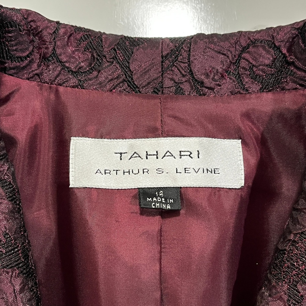 Tahari Blazer Womens 12 Burgundy Floral Jacquard 3-Button Tailored Career 1707 - Picture 4 of 14